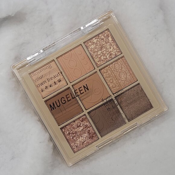 🎈 9 Color | Embossed Earth | Eyeshadow Palette - Picture 1 of 5